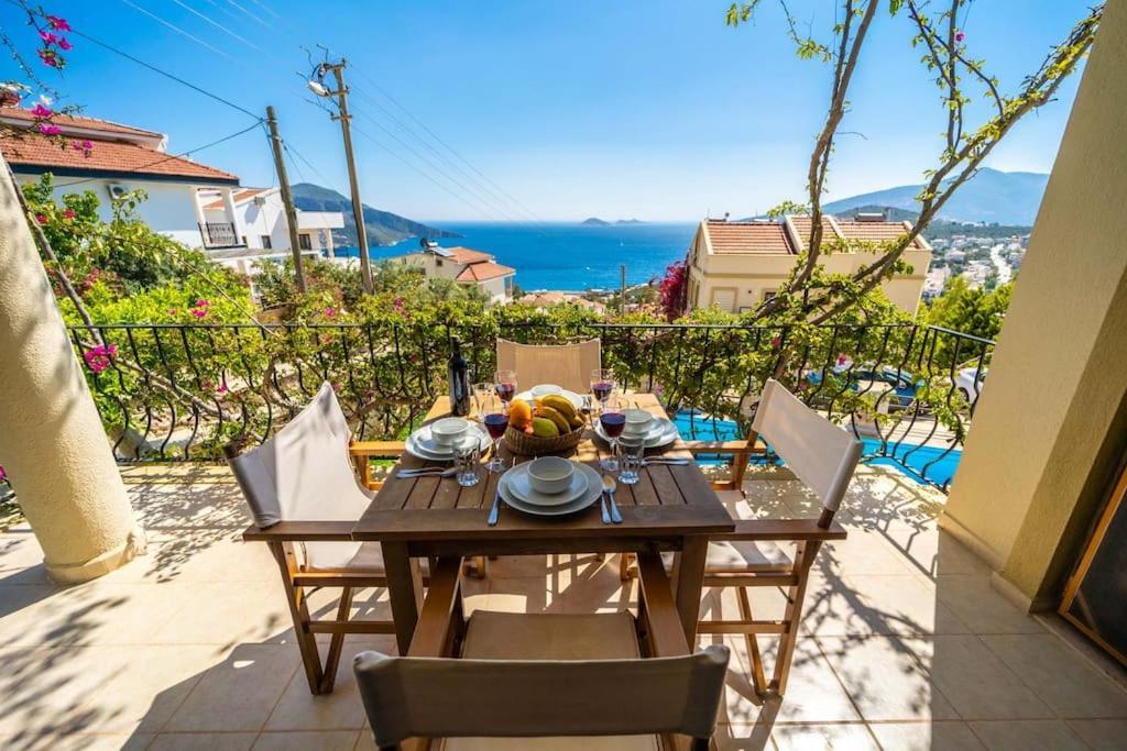 Azure Apartment With Sea View In Kalkan Esterno foto