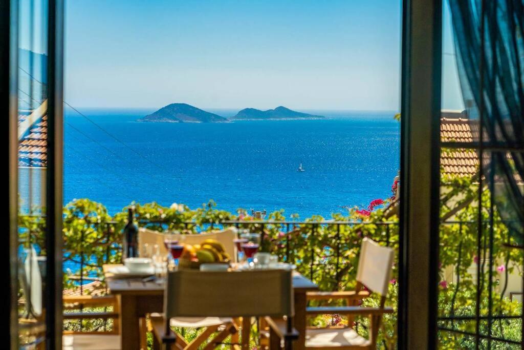 Azure Apartment With Sea View In Kalkan Esterno foto