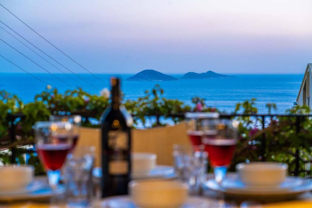Azure Apartment With Sea View In Kalkan Esterno foto