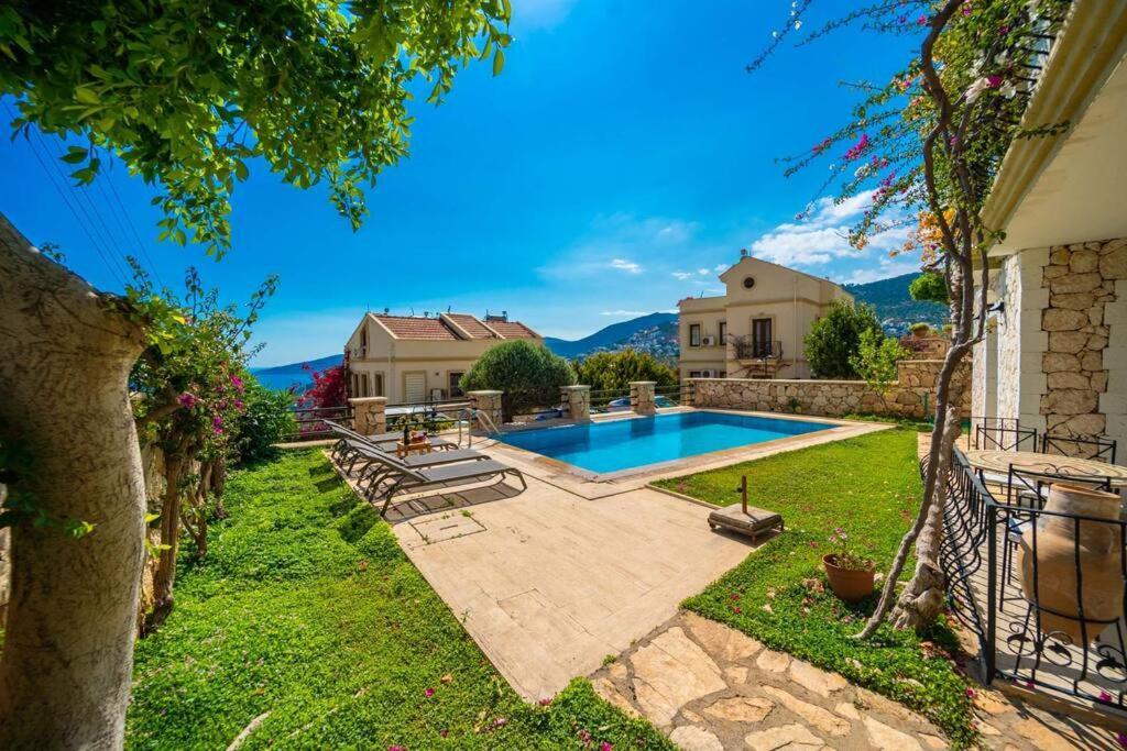 Azure Apartment With Sea View In Kalkan Esterno foto